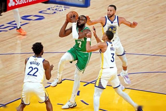 徐杰22分广东胜新疆 曾凌铉31分福建负青岛